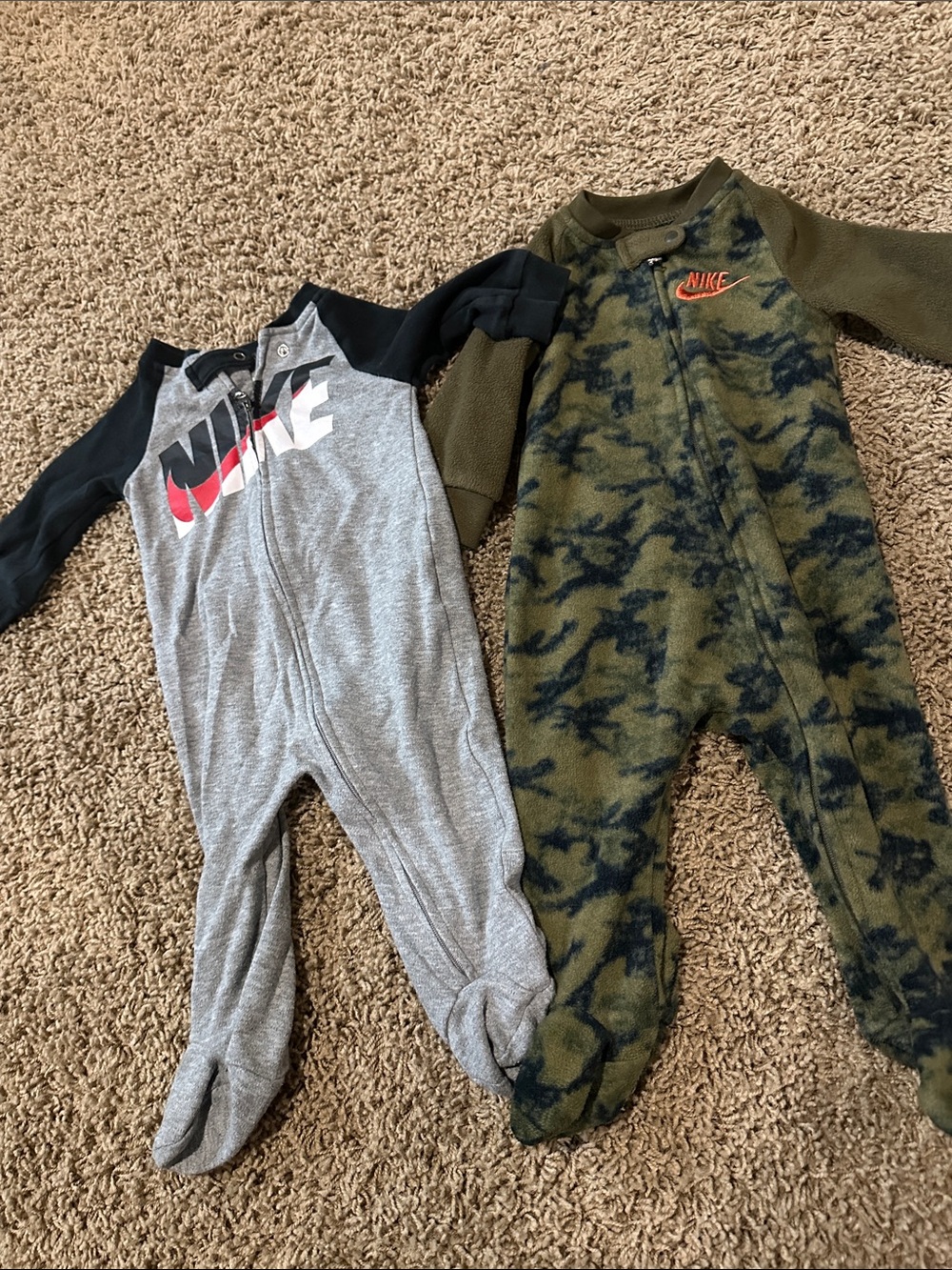 Nike Zipper Footie Duo size 6 months